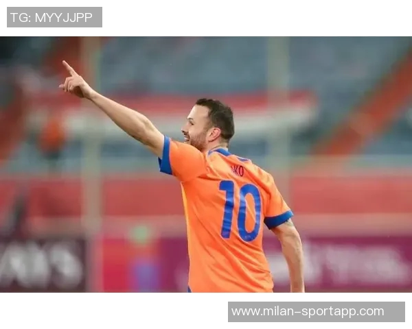 卡扎伊什维利与家人共享休闲时光照片曝光续约泰山仍在悬而未决中