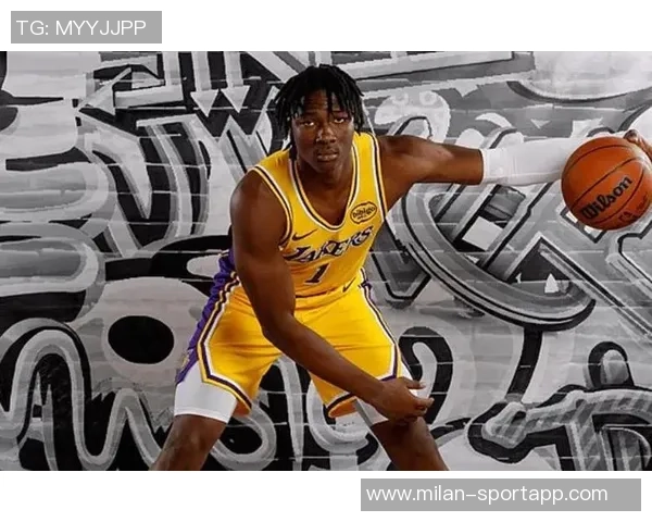 阿杜蒂耶罗在G联盟上演惊天隔扣防守球员被撞翻在地