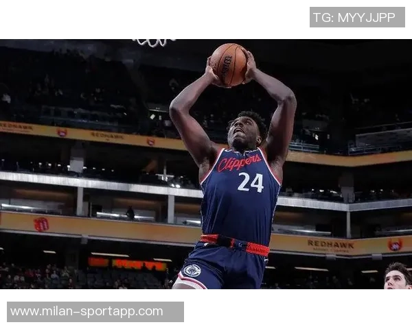 布朗上半场仅出场12分钟马祖拉强调均衡时间下半场表现出色