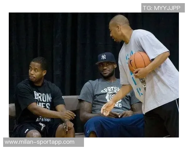 詹姆斯全力支持达蒙琼斯助其在人生道路上不断前行